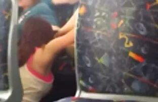 Vonzza a retro pornó fiút, hogy megfeleljen a teljes három -