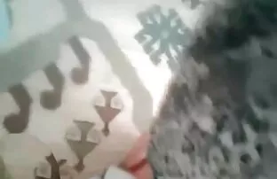 A filmet egy gyönyörű lány, kis mellekkel készítették, de nemi erőszak pornó nagyon nagy orális
