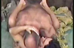Aranyos csaj azt mutatja, punci családi szex videók
